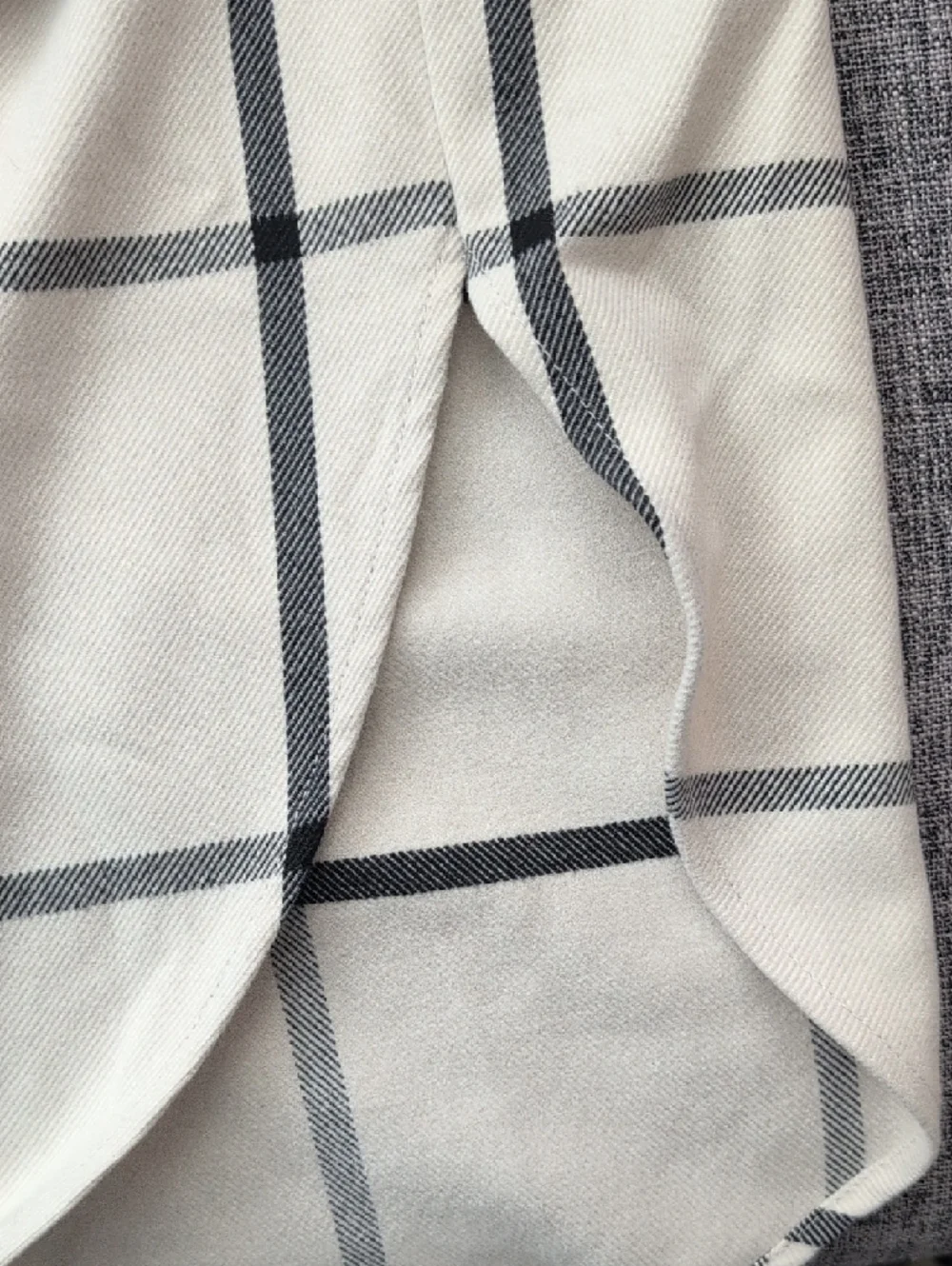 H&M Cream Button-Down Shirt with Black Windowpane Plaid - Picture 8 of 8